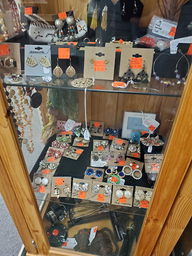 Thrift Store «Auburn Valley Humane Society Thrift Store», reviews and photos, 1123 E Main St, Auburn, WA 98002, USA