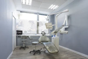 Clínica Dental Dr. Armand Blanco | Tu Dentista en Barberá del Vallés image