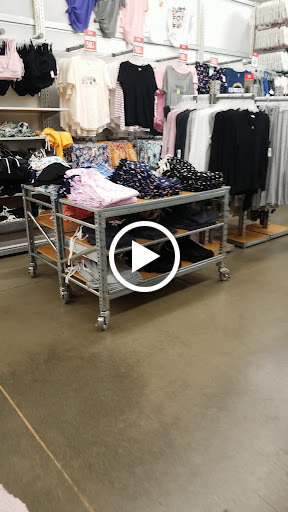 Clothing Store «Old Navy», reviews and photos, 25650 The Old Rd, Valencia, CA 91381, USA