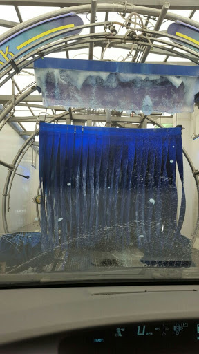 Car Wash «Wildwater Express Carwash», reviews and photos, 17042 Beach Blvd, Huntington Beach, CA 92647, USA