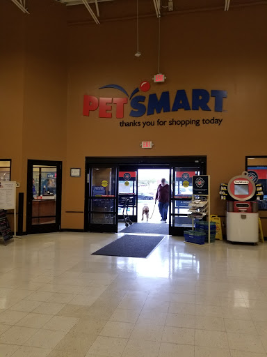 Pet Supply Store «PetSmart», reviews and photos, 2677 E Main St, Plainfield, IN 46168, USA