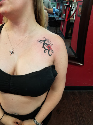 Tattoo Shop «Fresh Ink Tattoo Studios», reviews and photos, 1340 Mims Rd, Rockwall, TX 75032, USA