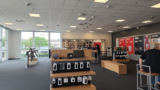 Cell Phone Store «Verizon», reviews and photos, 1489 W Pipeline Rd, Hurst, TX 76053, USA