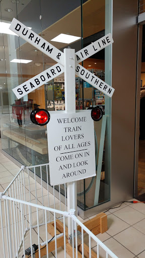 Shopping Mall «Cary Towne Center», reviews and photos, 1105 Walnut St, Cary, NC 27511, USA