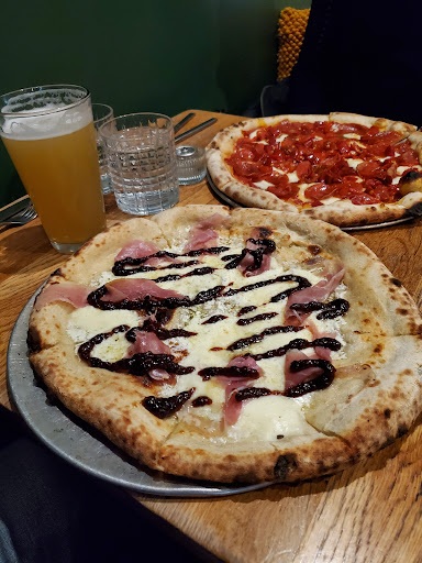 Pizza Restaurant «Wooden Paddle Pizza», reviews and photos, 11128 W 179th St, Orland Park, IL 60467, USA