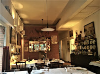 Atmosphère du Restaurant français Chez Trassoudaine à Paris - n°5