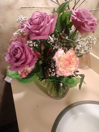 Florist «Flower Basket», reviews and photos, 302 N Lake St, Aurora, IL 60506, USA