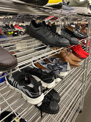 Clothing Store «Burlington Coat Factory», reviews and photos, 74 Broad St, Stamford, CT 06901, USA