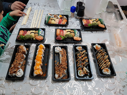 LOTUS sushi + bento