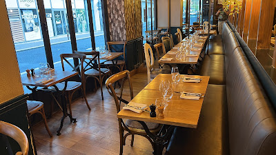 Le Village du Phare - Huîtres et fruits de mer à Boulogne-Billancourt