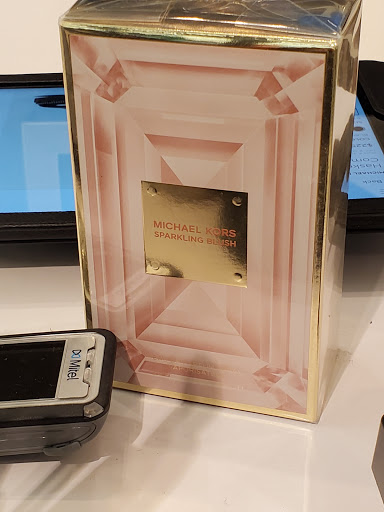 Fashion Accessories Store «Michael Kors», reviews and photos, 19575 Biscayne Blvd #153, Aventura, FL 33180, USA