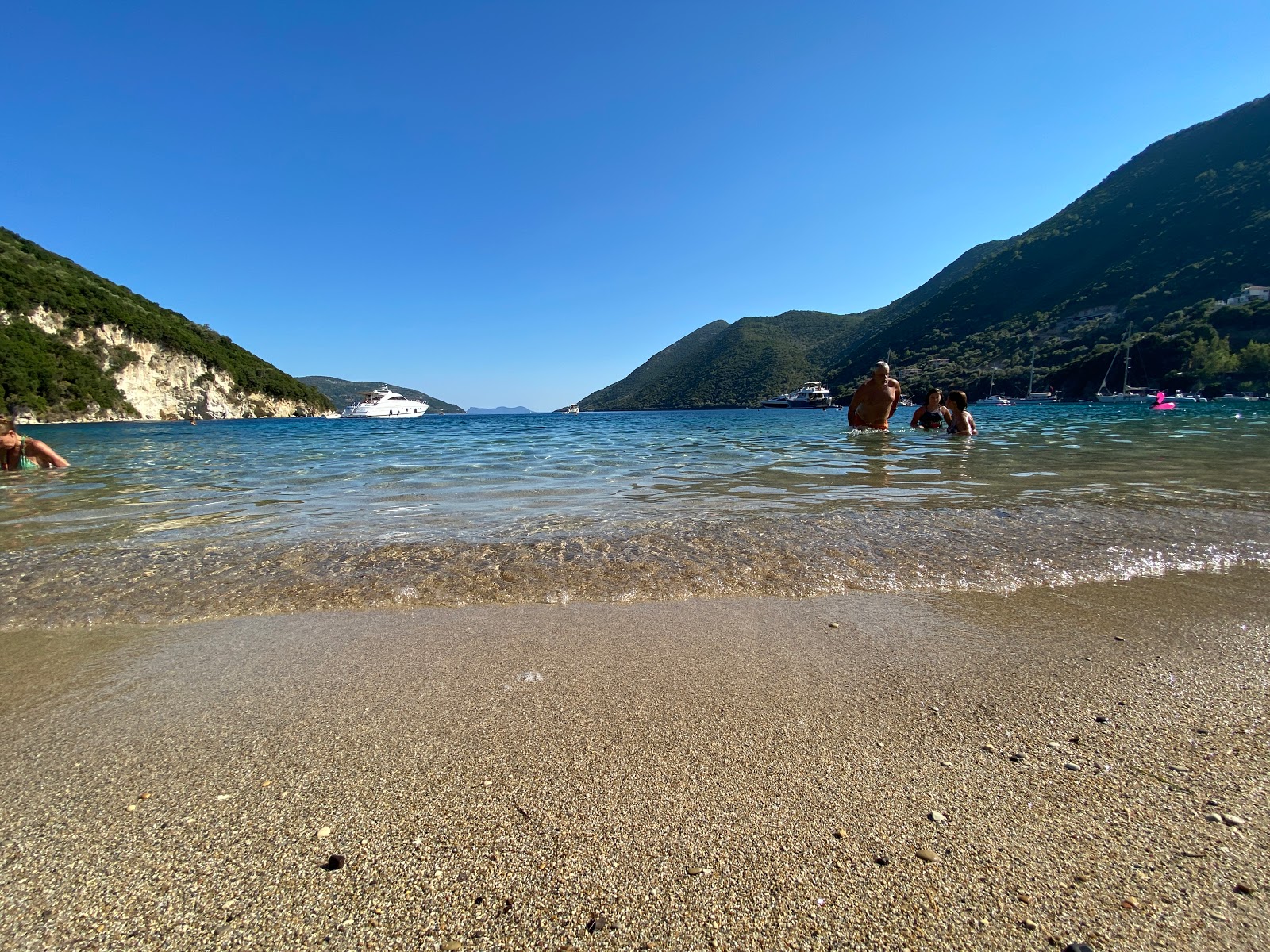 Foto van Desimi Beach gelegen in een natuurlijk gebied