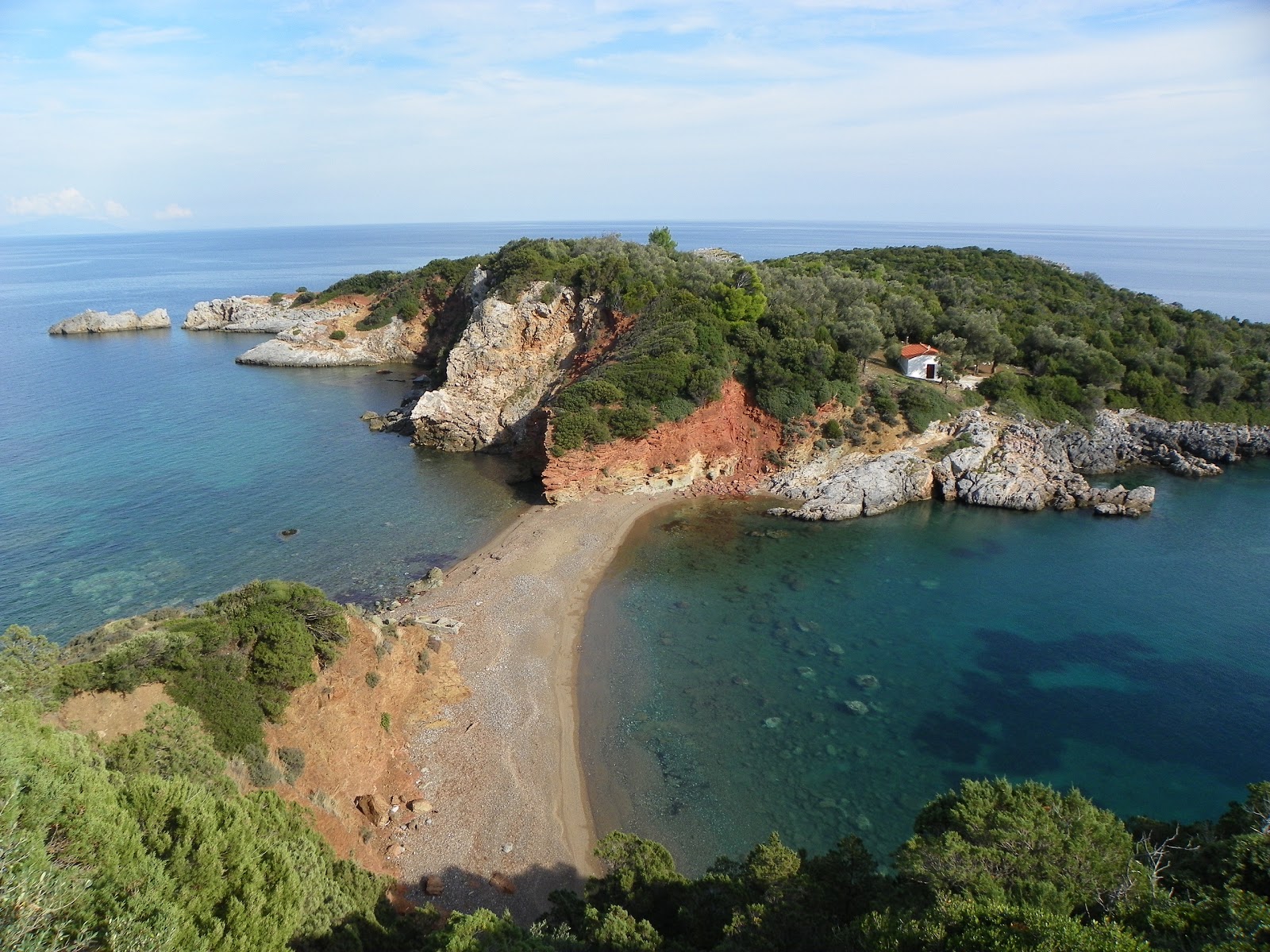 Foto de Agios Vasilis beach con cala pequeña