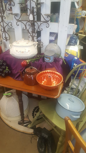 Flea Market «Treasure City Market LLC», reviews and photos, 121 S Washington St, DeRidder, LA 70634, USA