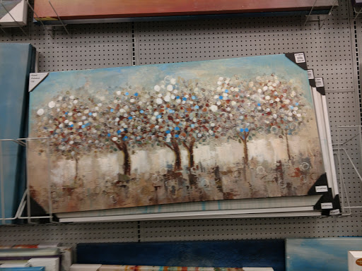 Home Goods Store «At Home», reviews and photos, 5901 Mercury Dr, Dearborn, MI 48126, USA