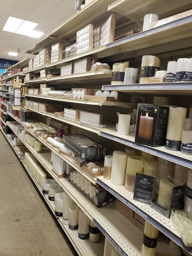 Home Goods Store «At Home», reviews and photos, 1325 N Meacham Rd, Schaumburg, IL 60173, USA