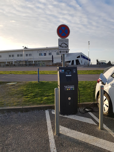 Borne de recharge de véhicules électriques KiWhi Pass Charging Station Anglet