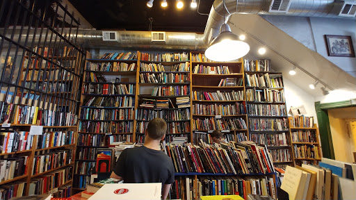 Bookstores open on Sundays Chicago