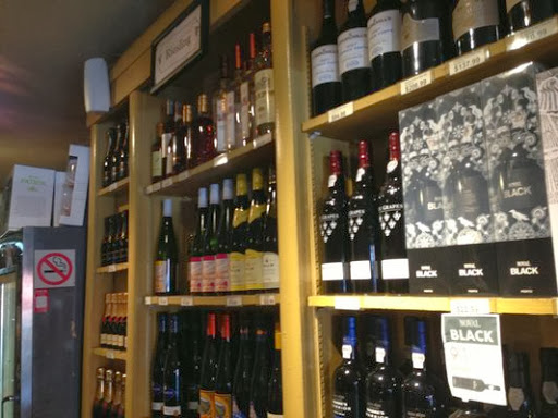Wine Store «Vernon Wine & Liquor», reviews and photos, 5006 Vernon Blvd, Long Island City, NY 11101, USA