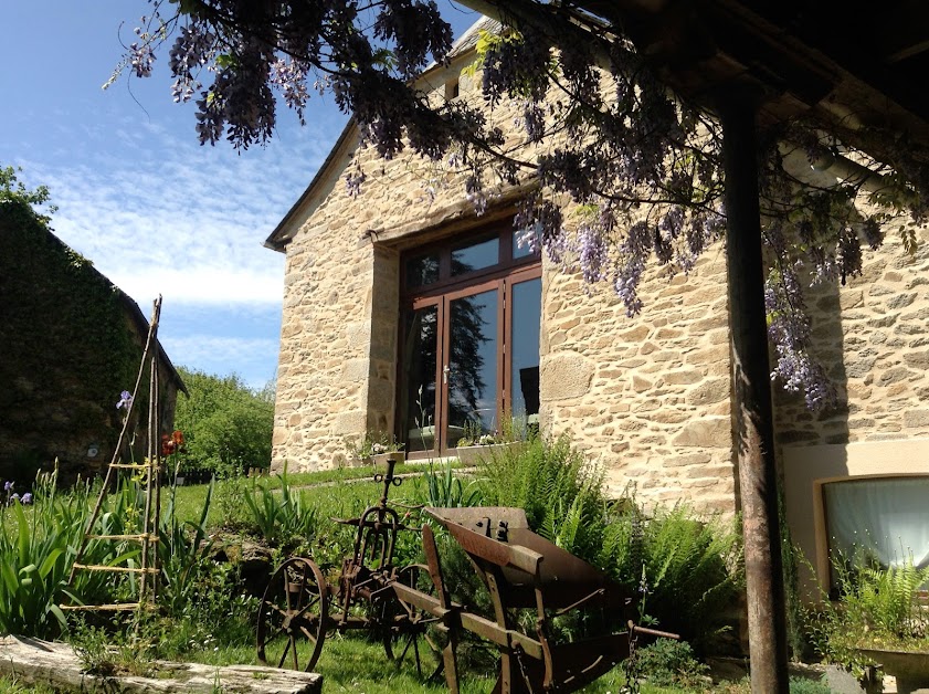 Chambre d'hôtes de charme avec table d'hôtes et gîte près de Belcastel (Aveyron): Moulin de Limayrac Colombies