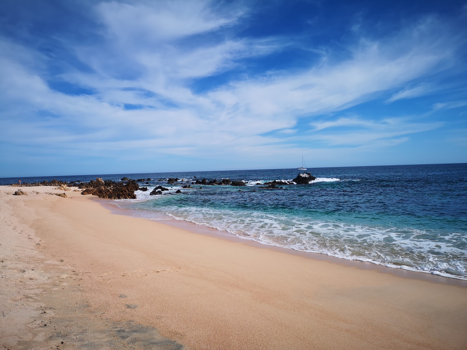 Viudas Beach'in fotoğrafı - rahatlamayı sevenler arasında popüler bir yer