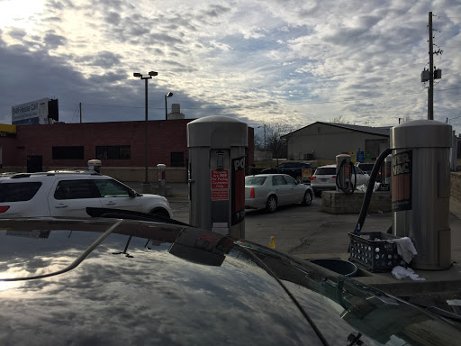 Squeaky Clean Car Wash en Raytown