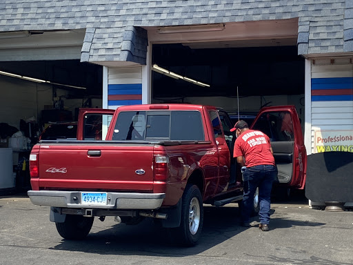 Car Wash «Branford Car Wash & Express», reviews and photos, 938 W Main St, Branford, CT 06405, USA