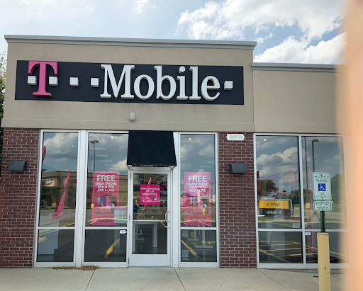 Cell Phone Store «T-Mobile Heath», reviews and photos, 175 Central Pkwy A, Heath, OH 43056, USA