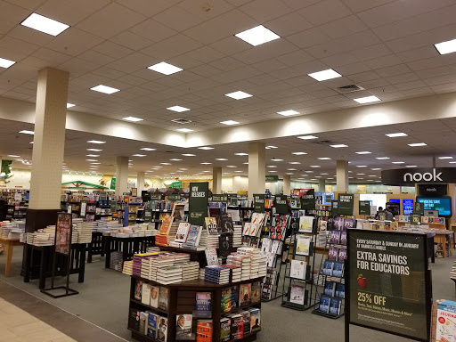 Book Store «Barnes & Noble», reviews and photos, 4000 Jericho Turnpike, East Northport, NY 11731, USA