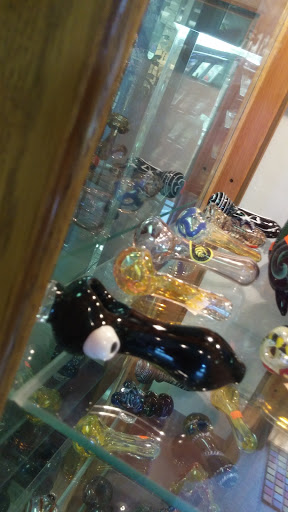 Tobacco Shop «One Love Tobacco & Gifts», reviews and photos, 7116 Gulf Blvd, St Pete Beach, FL 33706, USA