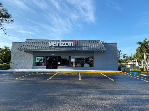 GoWireless Verizon Authorized Retailer, 2100 Tamiami Trail E, Naples, FL 34112, USA, 