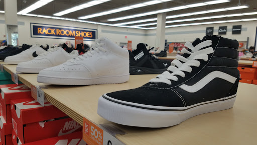 Shoe Store «Rack Room Shoes», reviews and photos, 2110 Apalachee Pkwy, Tallahassee, FL 32301, USA