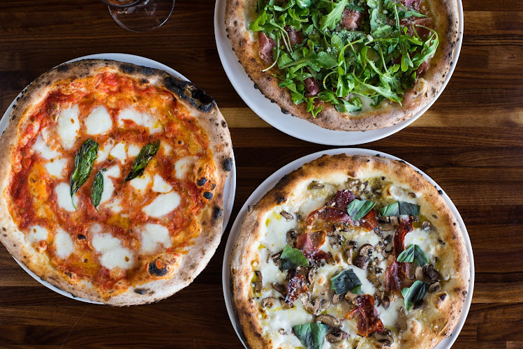 #3 best pizza place in San Diego - Isola Pizza Bar