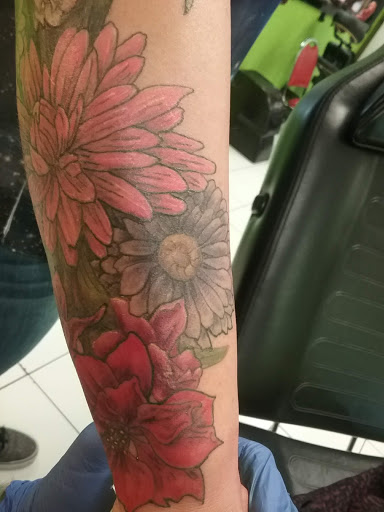 Explore mom and son tattoo ideas, creative tattoo ideas in Walla Walla, available at Tatmandu