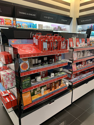 Cosmetics Store «SEPHORA», reviews and photos, 4766 Admiralty Way C1-3, Marina Del Ray, CA 90202, USA