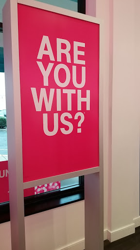 Cell Phone Store «T-Mobile», reviews and photos, 222 W 21st St, Norfolk, VA 23517, USA