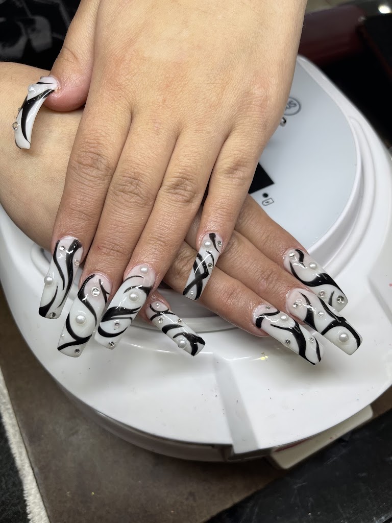 Tracy Art Nails 92506