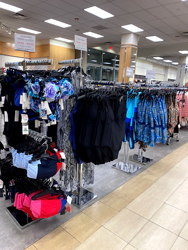 Department Store «Century 21 Department Store», reviews and photos, 61-35 Junction Blvd, Rego Park, NY 11374, USA