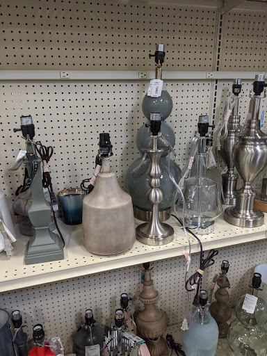 Home Goods Store «At Home», reviews and photos, 5901 Mercury Dr, Dearborn, MI 48126, USA