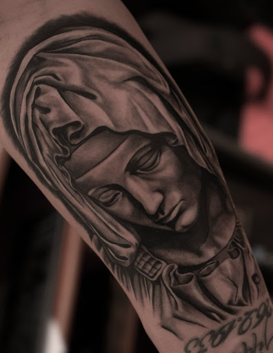 Tattoo Shop «Chez Bippy Tattoo Studio», reviews and photos, 101 S Harbor Blvd, Fullerton, CA 92832, USA