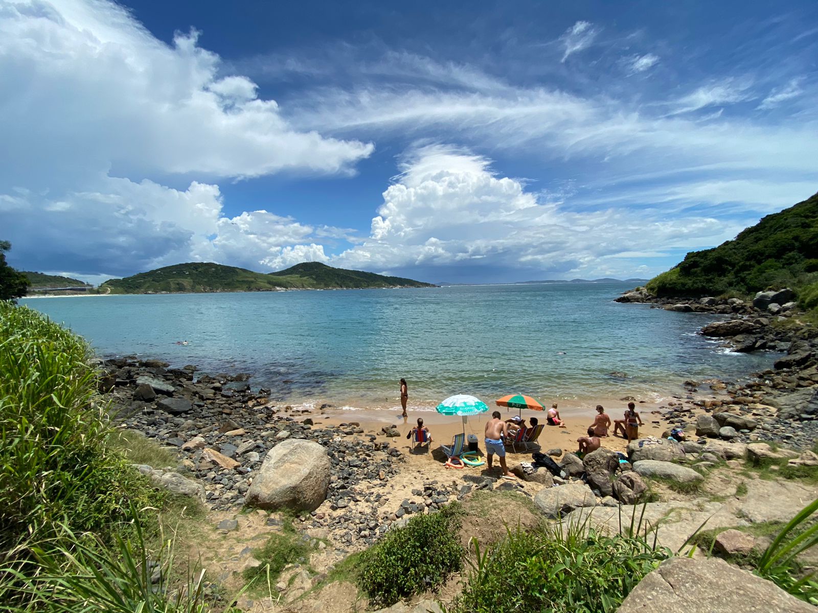 Foto di Praia da Gracainha con una superficie del sabbia beige