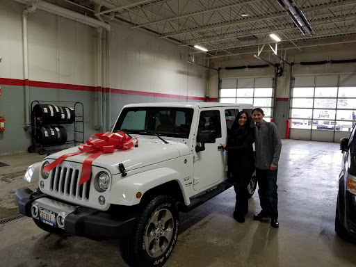 Car Dealer «Gurnee Chrysler Jeep Dodge Ram», reviews and photos, 7255 Grand Ave, Gurnee, IL 60031, USA