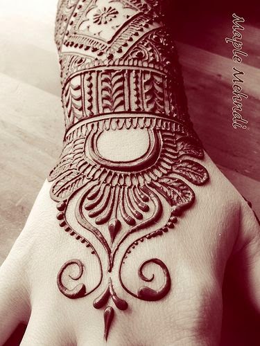Explore beach tattoo ideas for ladies, creative tattoo ideas in Concord, available at Naseera Fazil Henna Art