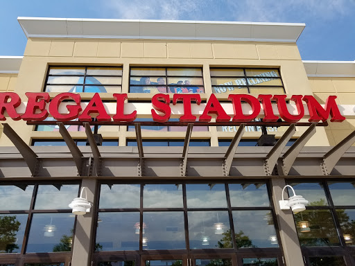 Movie Theater «Regal Cinemas Cantera 17 & RPX», reviews and photos, 28250 Diehl Rd, Warrenville, IL 60555, USA