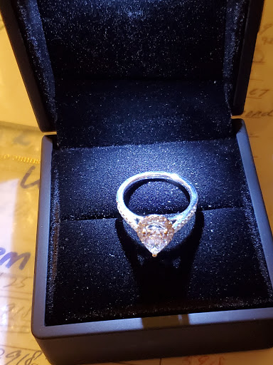 Jeweler «Four Seasons Jewelry & Gifts», reviews and photos, 324 Main St #100, Gaithersburg, MD 20878, USA