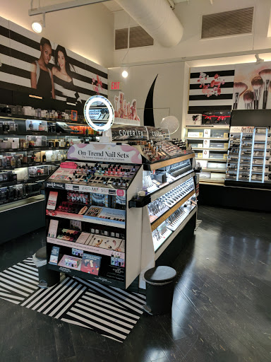 Cosmetics Store «SEPHORA», reviews and photos, 1205 Burlingame Ave, Burlingame, CA 94010, USA