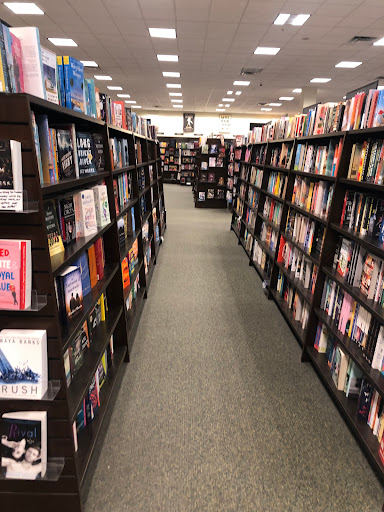 Book Store «Barnes & Noble», reviews and photos, 861 N E Mall Blvd, Hurst, TX 76053, USA