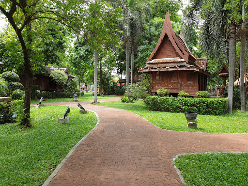 Saranrom Palace Park