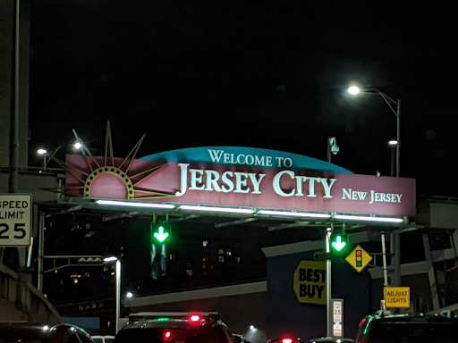 Shopping Mall «Newport Plaza», reviews and photos, 125 Eighteenth St, Jersey City, NJ 07310, USA