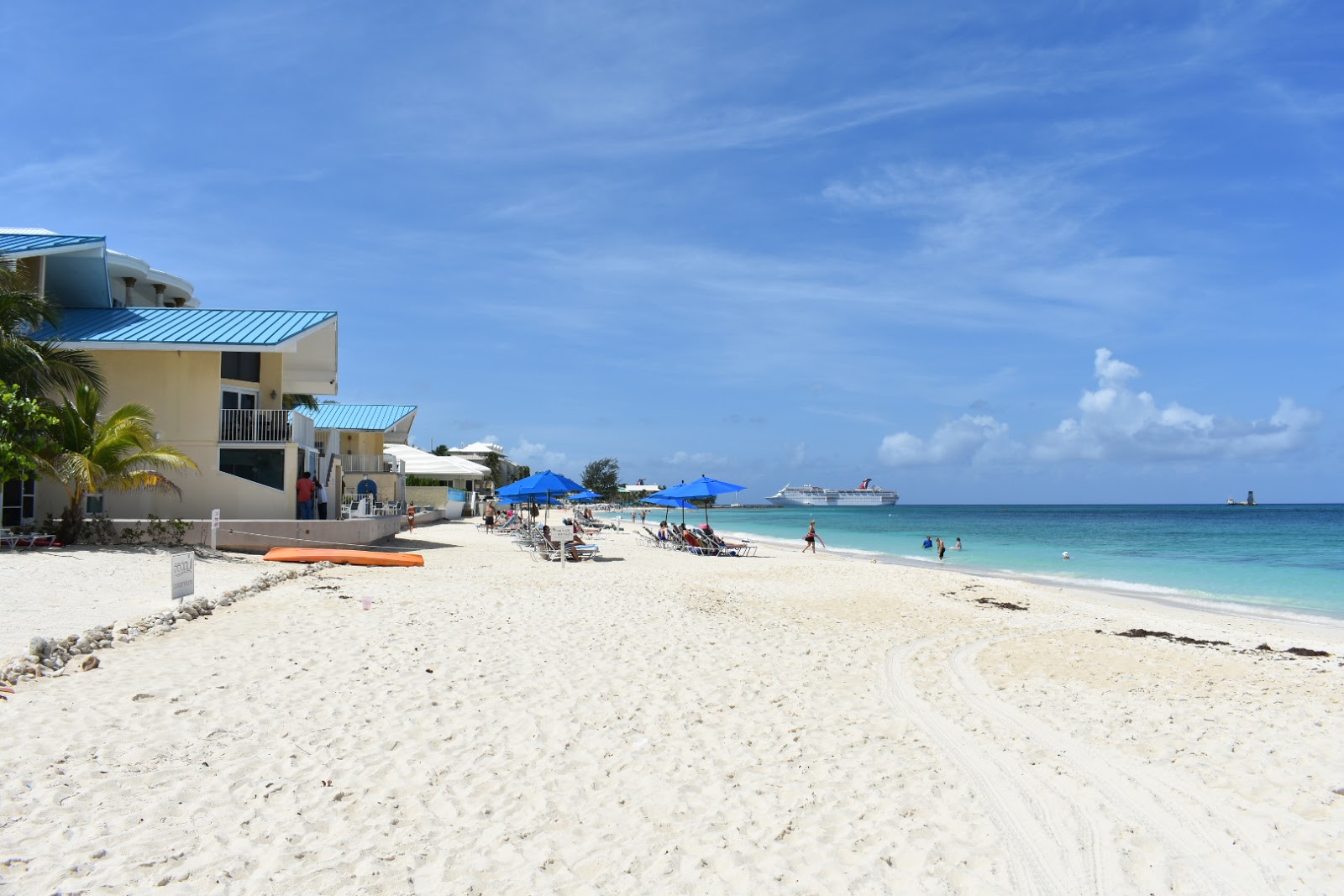 Foto av Royal Palms Strand med lång rak strand